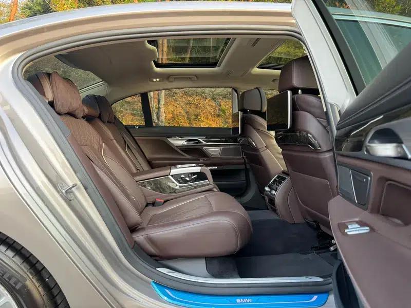 2018 BMW 7 Series 730Li Luxury Package — миниатюра 25
