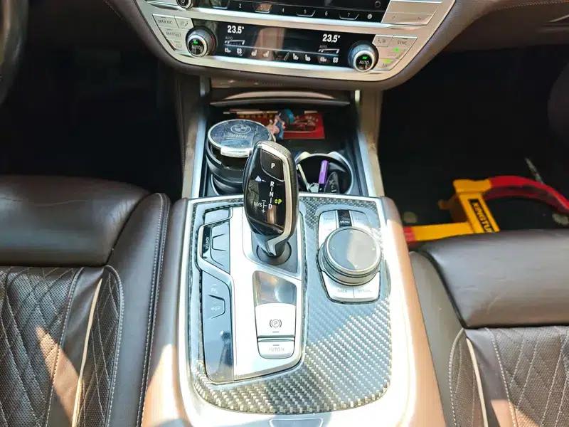 2019 BMW 7 Series 740Li Leading Luxury Package — миниатюра 12