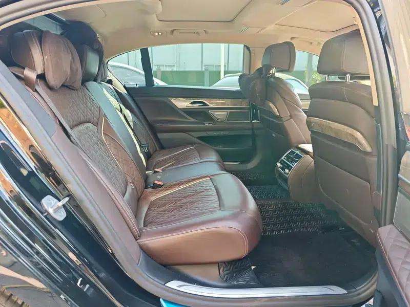 2019 BMW 7 Series 740Li Leading Luxury Package — миниатюра 18