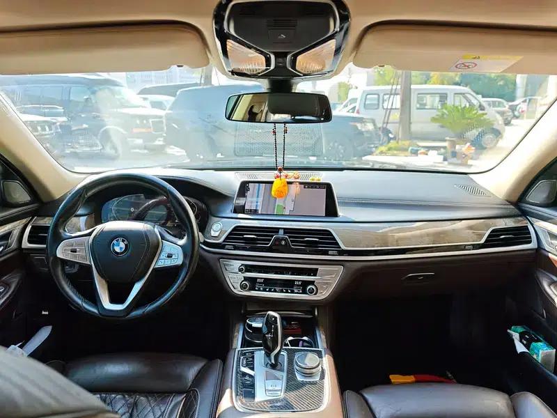 2019 BMW 7 Series 740Li Leading Luxury Package — миниатюра 8