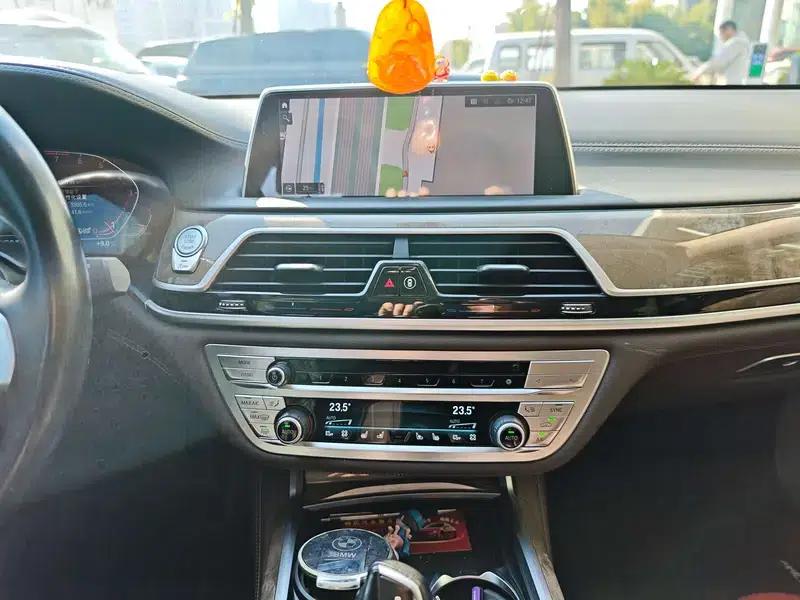 2019 BMW 7 Series 740Li Leading Luxury Package — миниатюра 9