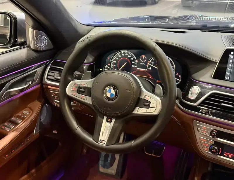 2017 BMW 7 Series M760Li xDrive — миниатюра 12