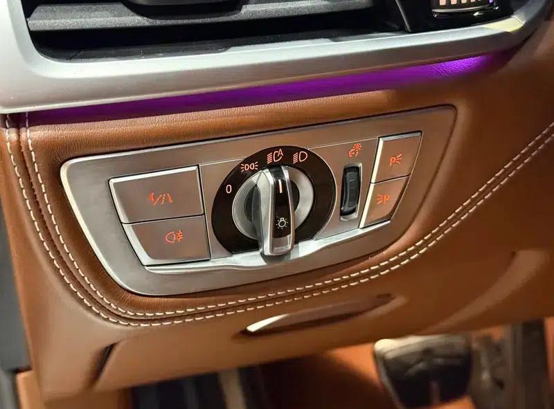 2017 BMW 7 Series M760Li xDrive — миниатюра 14