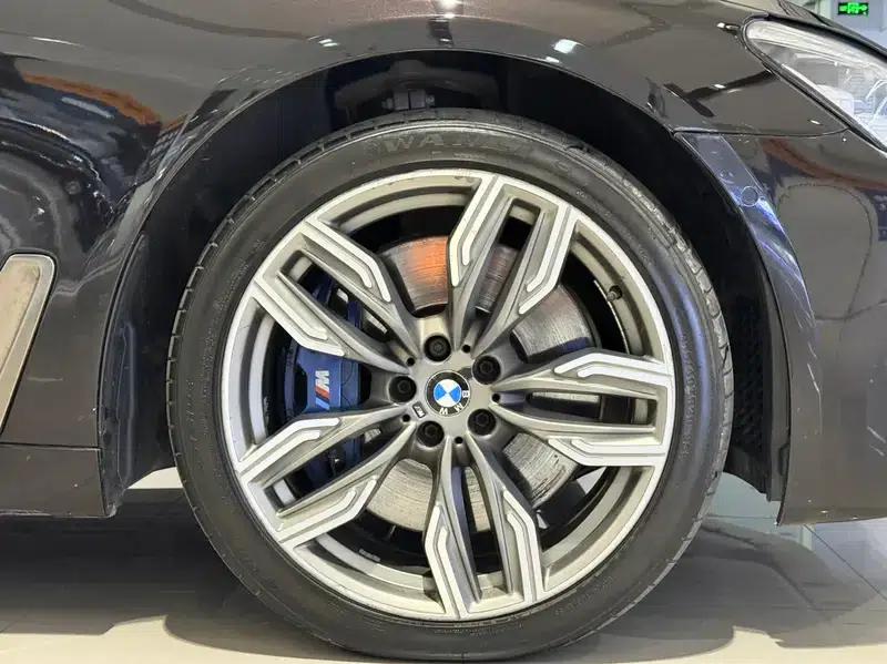 2017 BMW 7 Series M760Li xDrive — миниатюра 8