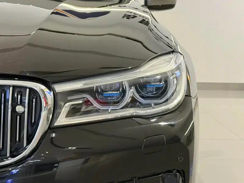 2017 BMW 7 Series M760Li xDrive — миниатюра 9
