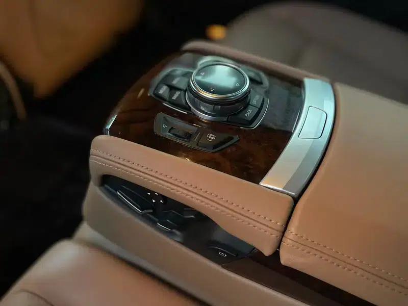 2013 BMW 7 Series 750Li xDrive — миниатюра 11