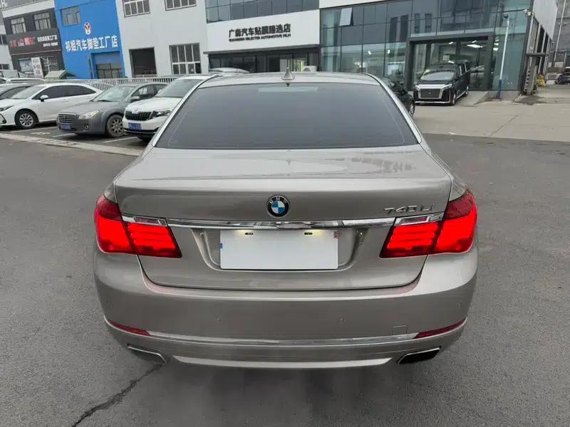 2013 BMW 7 Series 740Li Leading Edition — миниатюра 6