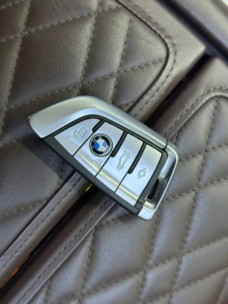 2019 BMW 7 Series Facelift 740Li Leading Luxury Package — миниатюра 11
