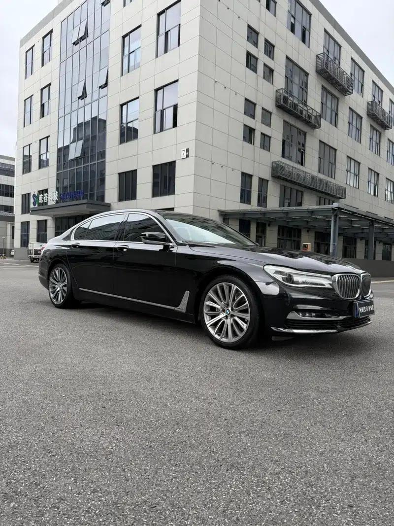 2018 BMW 7 Series 740Li Leading Model, Excellence Package — миниатюра 3