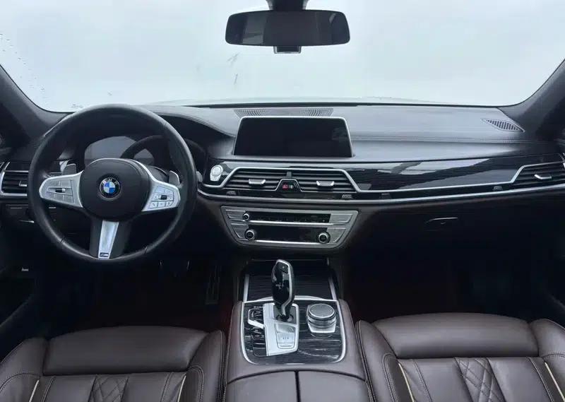 2021 BMW 7 Series 730Li M Sport Package — миниатюра 15