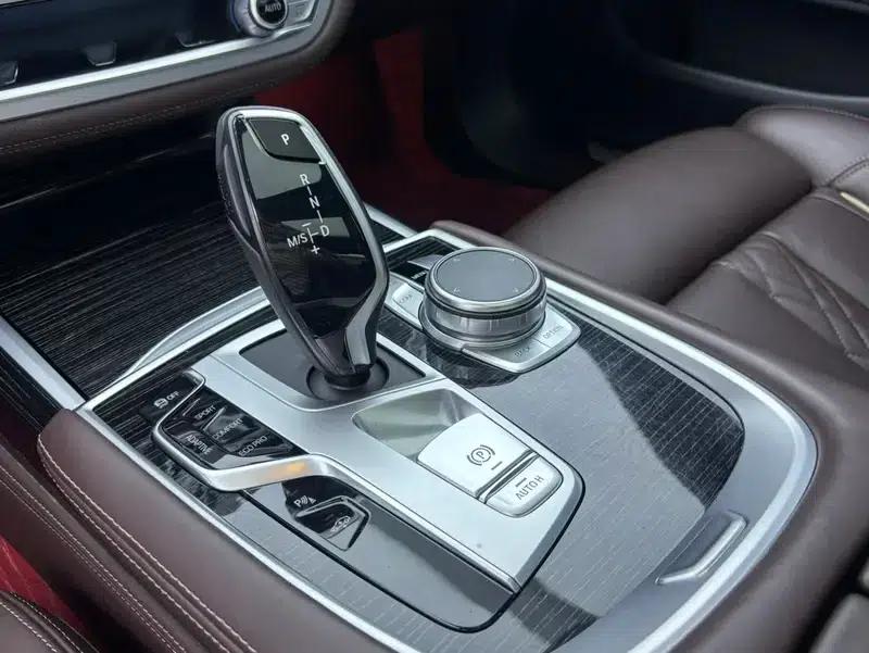 2021 BMW 7 Series 730Li M Sport Package — миниатюра 18