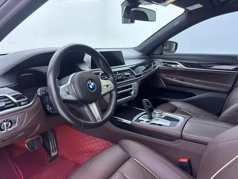 2021 BMW 7 Series 730Li M Sport Package — миниатюра 19