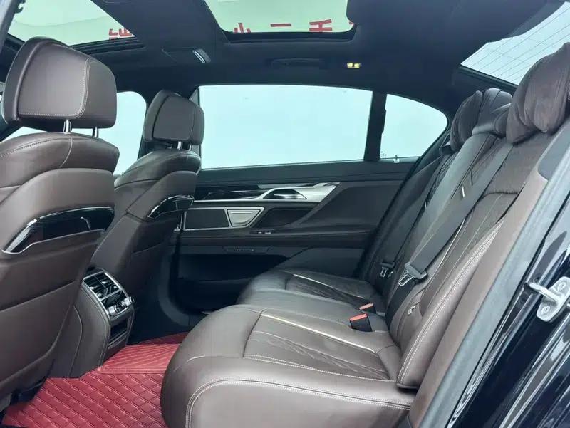 2021 BMW 7 Series 730Li M Sport Package — миниатюра 21
