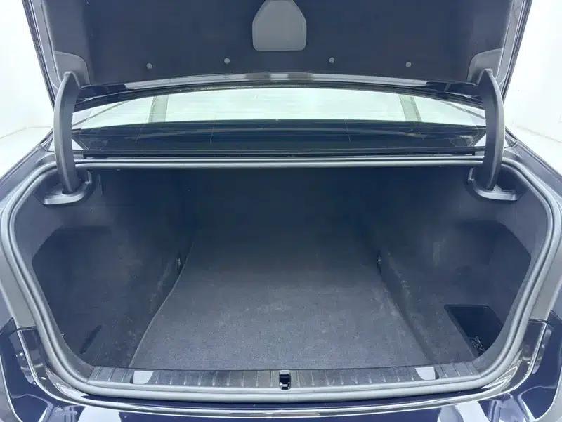 2021 BMW 7 Series 730Li M Sport Package — миниатюра 23