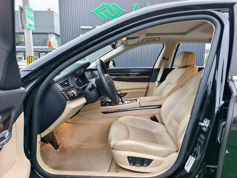 BMW 7 Series 2009 730Li Luxury — миниатюра 17