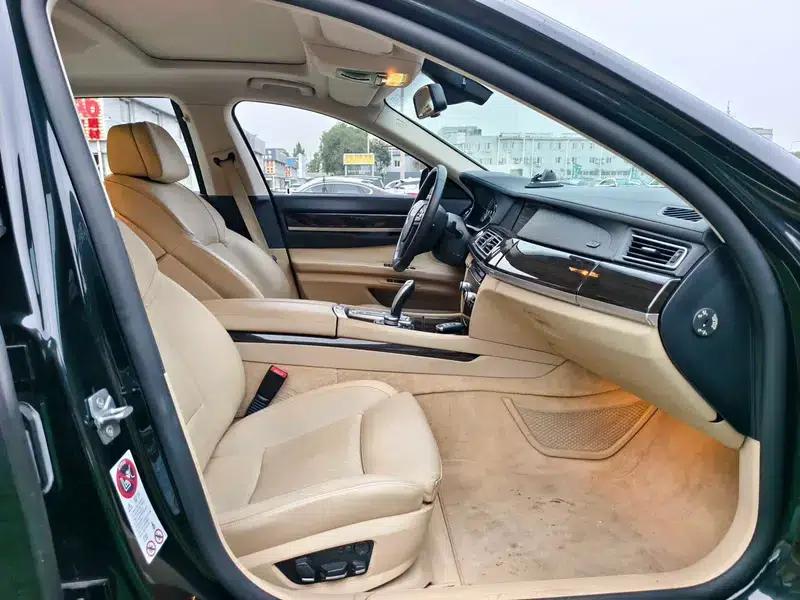 BMW 7 Series 2009 730Li Luxury — миниатюра 23