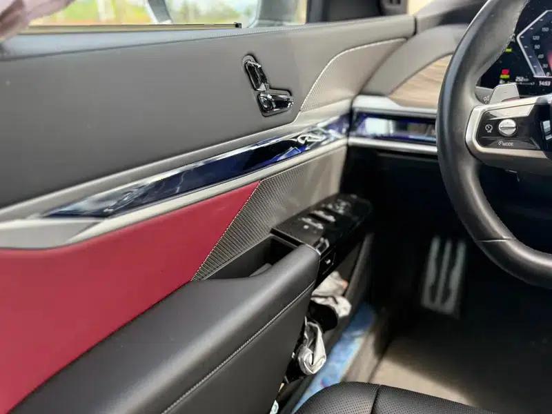 2023 BMW 7 Series 735Li M Sport Package — миниатюра 13