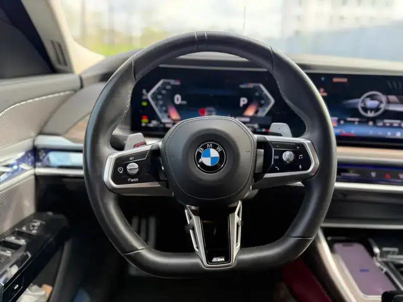 2023 BMW 7 Series 735Li M Sport Package — миниатюра 22