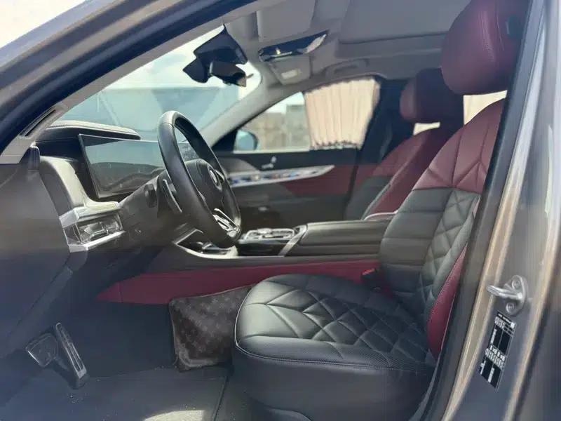 2023 BMW 7 Series 735Li M Sport Package — миниатюра 29