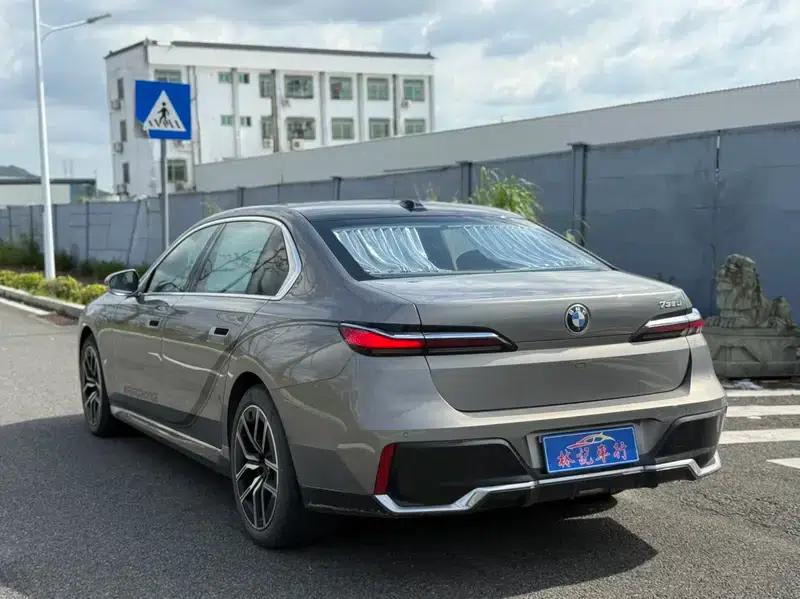 2023 BMW 7 Series 735Li M Sport Package — миниатюра 4