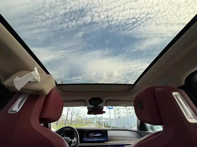 2023 BMW 7 Series 735Li M Sport Package — миниатюра 32