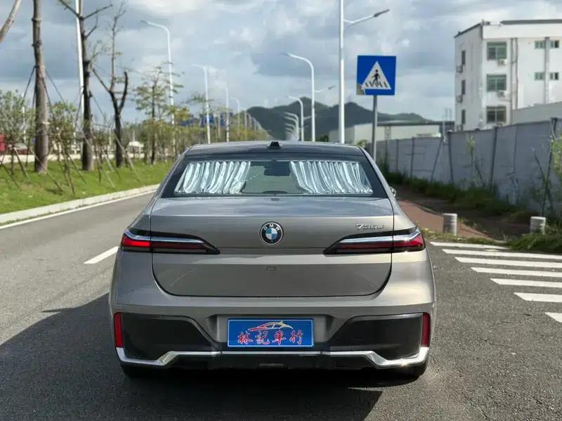 2023 BMW 7 Series 735Li M Sport Package — миниатюра 5