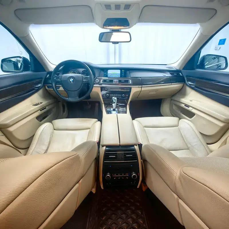 BMW 7 Series 2009 740Li Luxury — миниатюра 8
