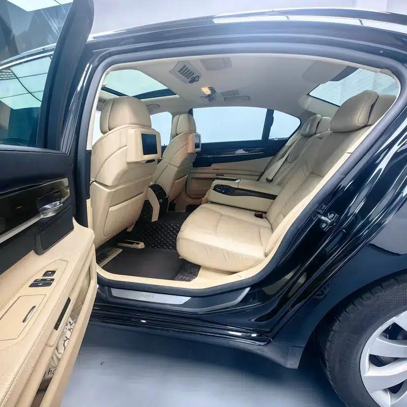 BMW 7 Series 2009 740Li Luxury — миниатюра 10