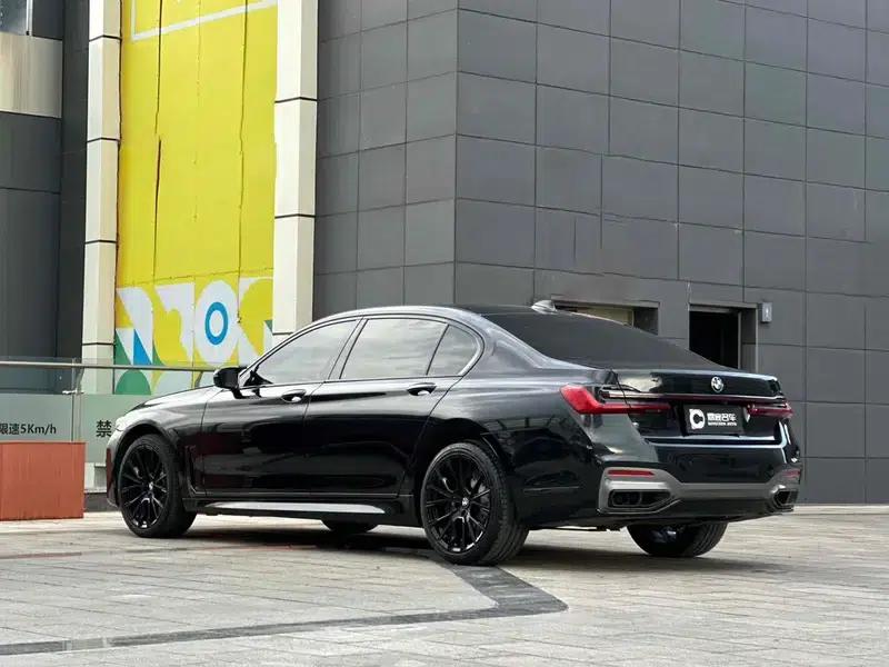 2019 BMW 7 Series 740Li Leading Edition M Sport Package — миниатюра 5