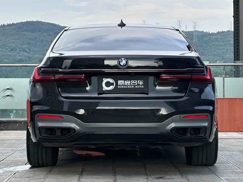 2019 BMW 7 Series 740Li Leading Edition M Sport Package — миниатюра 6