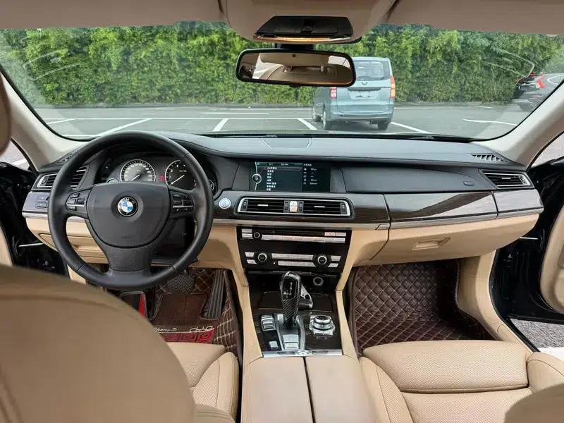2011 BMW 7 Series 730Li Elegant Edition — миниатюра 6