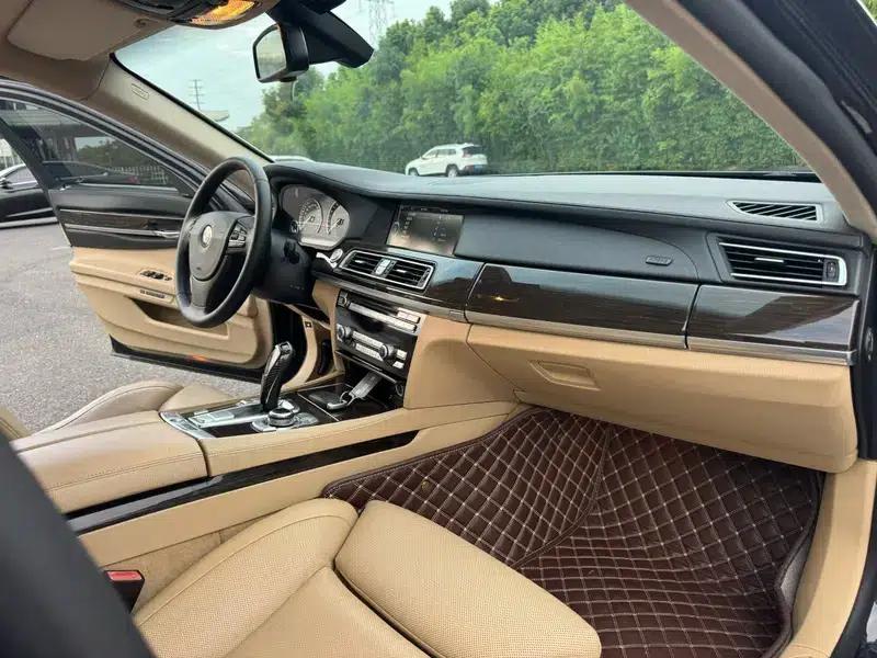 2011 BMW 7 Series 730Li Elegant Edition — миниатюра 7