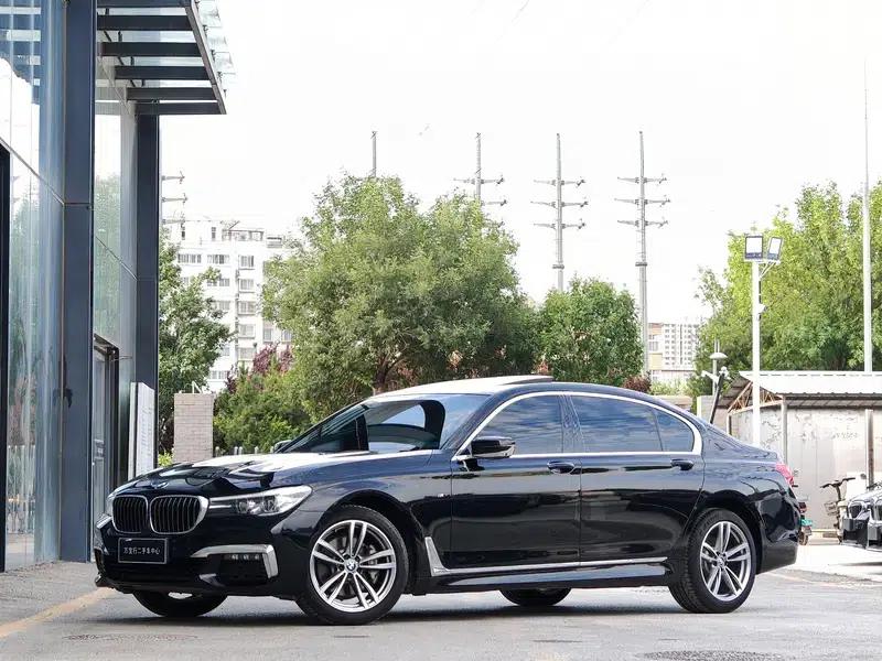2018 BMW 7 Series 730Li Leading Edition M Sport Package — миниатюра 1