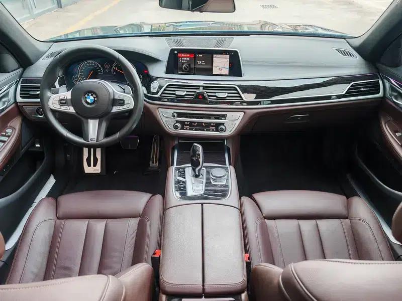 2018 BMW 7 Series 730Li Leading Edition M Sport Package — миниатюра 17