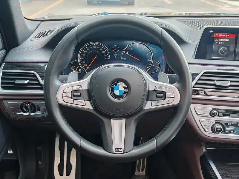2018 BMW 7 Series 730Li Leading Edition M Sport Package — миниатюра 20
