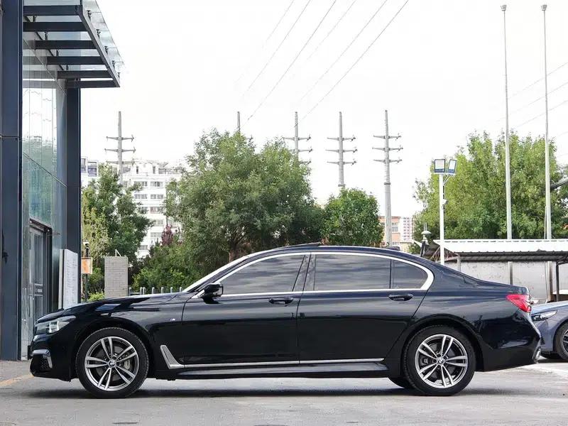 2018 BMW 7 Series 730Li Leading Edition M Sport Package — миниатюра 3