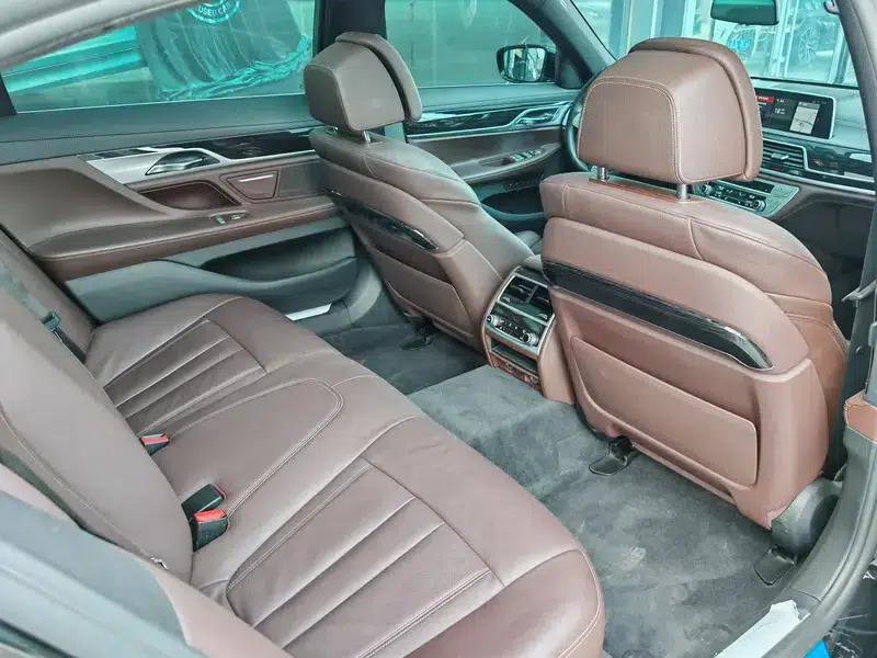 2018 BMW 7 Series 730Li Leading Edition M Sport Package — миниатюра 27