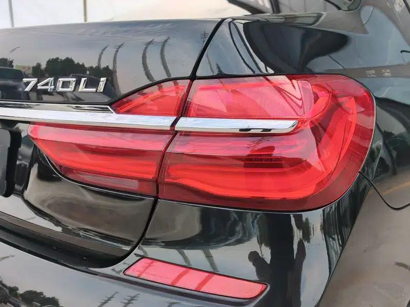 2018 BMW 7 Series 730Li Leading Edition M Sport Package — миниатюра 8