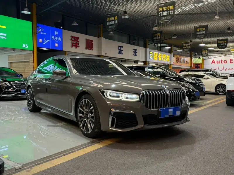 2019 BMW 7 Series Facelift 740Li Leading Edition M Sport Package — миниатюра 2