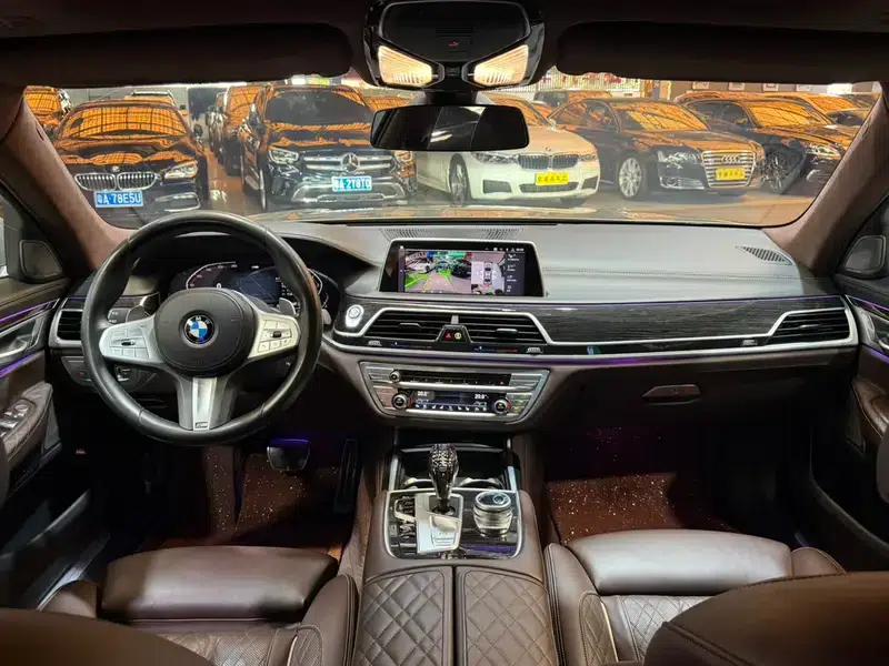 2019 BMW 7 Series Facelift 740Li Leading Edition M Sport Package — миниатюра 13