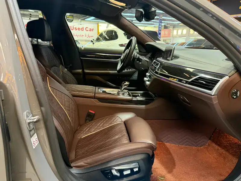 2019 BMW 7 Series Facelift 740Li Leading Edition M Sport Package — миниатюра 19
