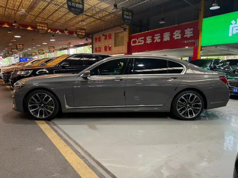 2019 BMW 7 Series Facelift 740Li Leading Edition M Sport Package — миниатюра 3