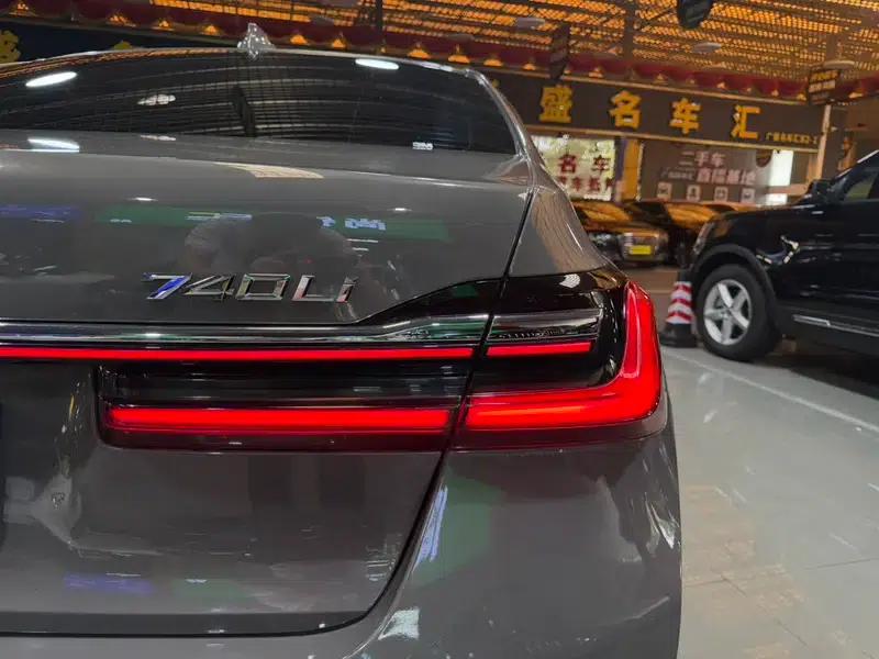 2019 BMW 7 Series Facelift 740Li Leading Edition M Sport Package — миниатюра 8