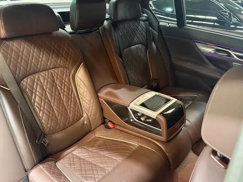 2019 BMW 7 Series Facelift 740Li Leading Edition M Sport Package — миниатюра 10