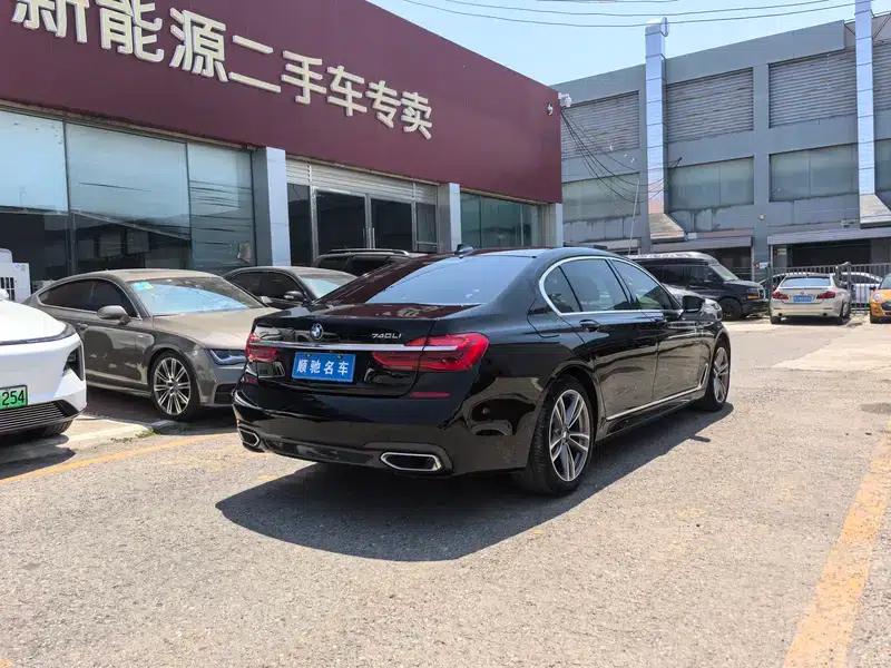 2017 BMW 7 Series 740Li xDrive Luxury — миниатюра 6