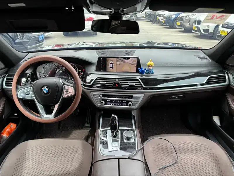 2018 BMW 7 Series 730Li Luxury M Sport Package — миниатюра 13