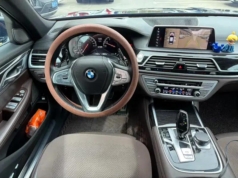 2018 BMW 7 Series 730Li Luxury M Sport Package — миниатюра 15