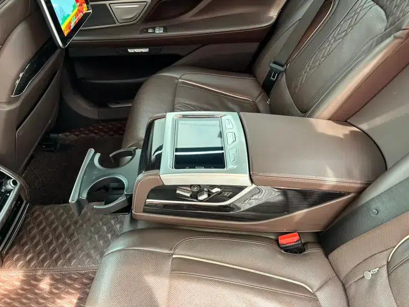 2018 BMW 7 Series 730Li Luxury M Sport Package — миниатюра 20