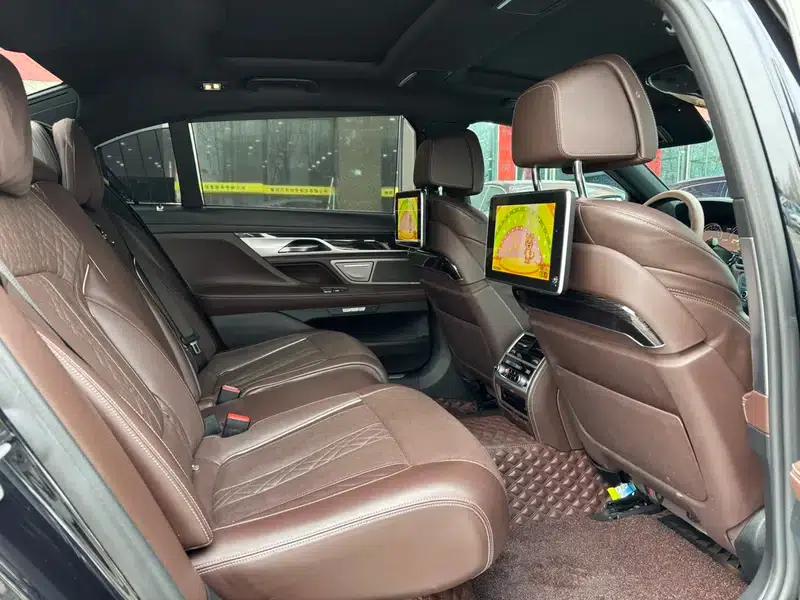 2018 BMW 7 Series 730Li Luxury M Sport Package — миниатюра 21