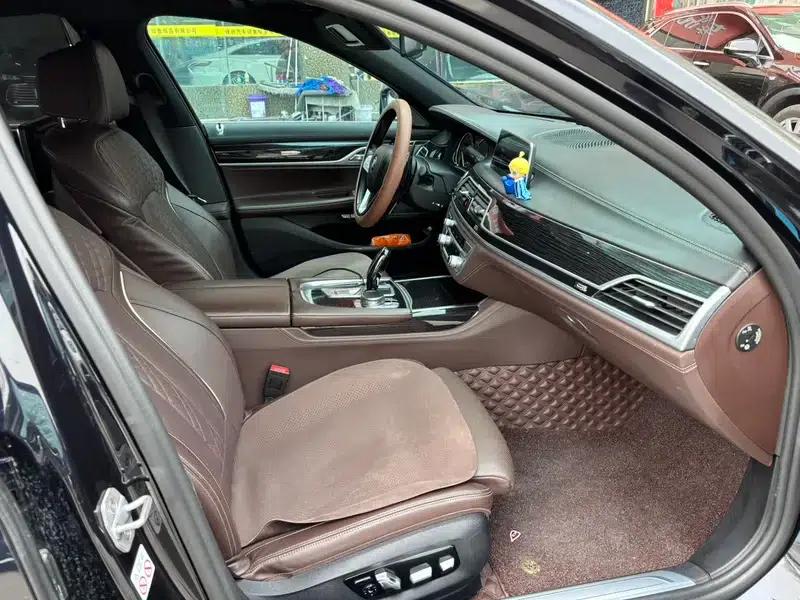 2018 BMW 7 Series 730Li Luxury M Sport Package — миниатюра 9